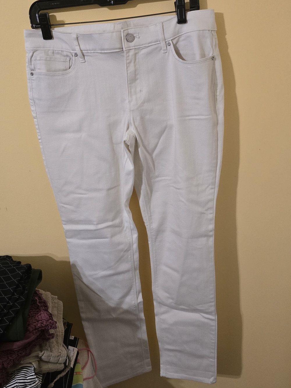 White House Black Market White Skinny Jeans